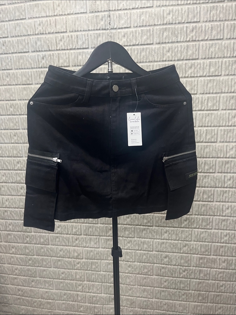 Cupshe Black Cargo Mini Skort with Zip Pockets